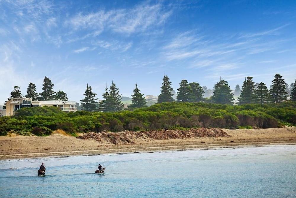 Quest Warrnambool Aparthotel Bagian luar foto